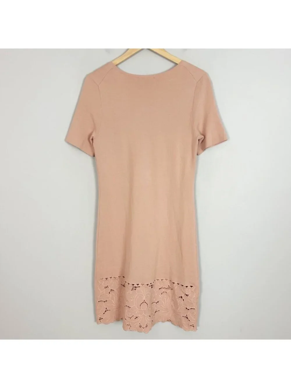 Ann Taylor Pink Sweater Dress Embroidered Floral Hem Size Medium Women's